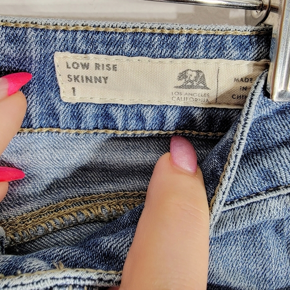 Bullhead Denim Low Rise Distressed Skinny Jeans Size 1 - Picture 4 of 7